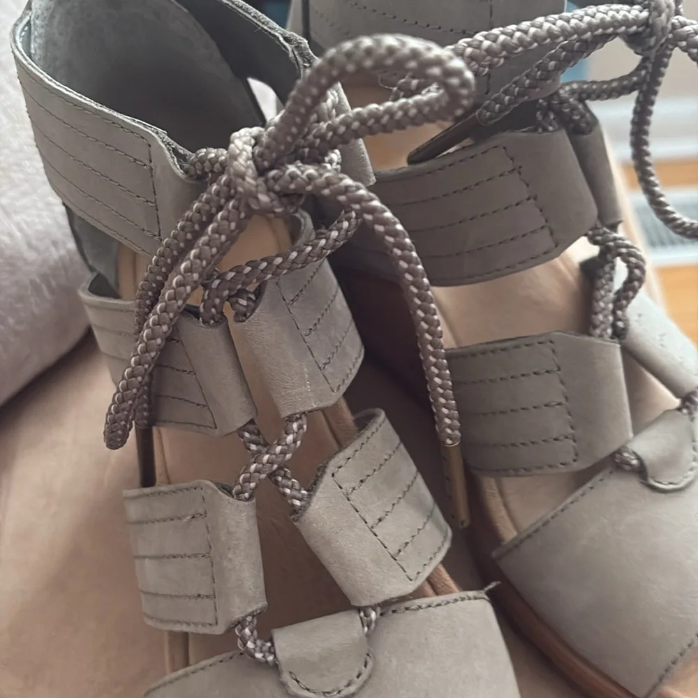 Sandals - Picture 2 of 5